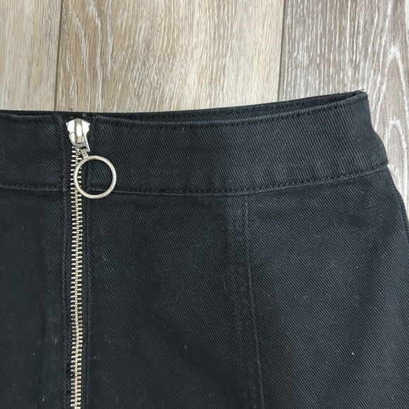 H&M DENIM MINI SKIRT - Picture 2 of 4